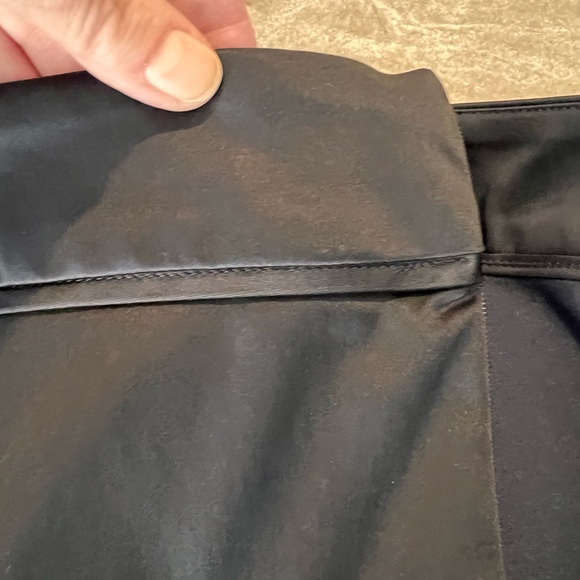 Beautiful Cach’e Navy Suit with matching pencil suit w/gold necklace. - Picture 7 of 15